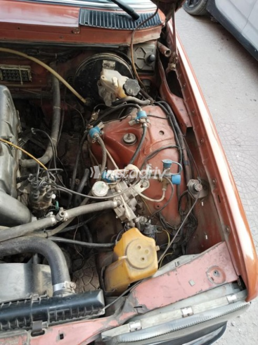 Mercedes 200 1977 Orange Used for Sale - 5