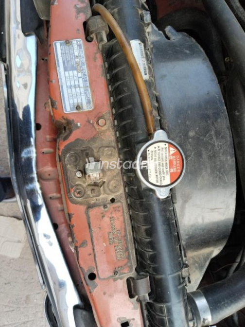 Mercedes 200 1977 Orange Used for Sale - 8