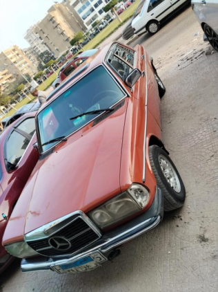Mercedes 200 1977 Orange Used for Sale