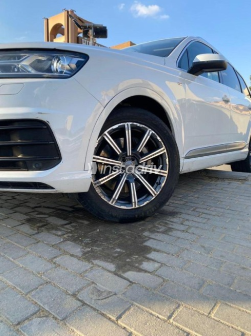 Audi Q7 2018 White Used for Sale - 6