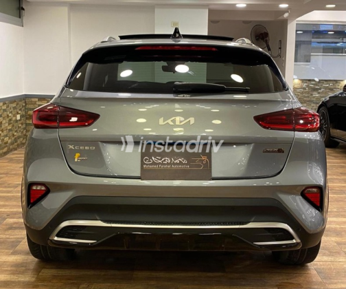 Kia Xceed 2023 Silver Used for Sale - 3