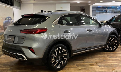 Kia Xceed 2023 Silver Used for Sale - 4