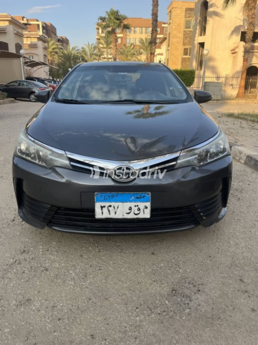 تويوتا كورولا 2019 أبيض مستعملة للبيع - 1