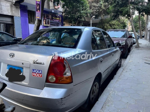 Hyundai Verna 2009 Gray Used for Sale - 4