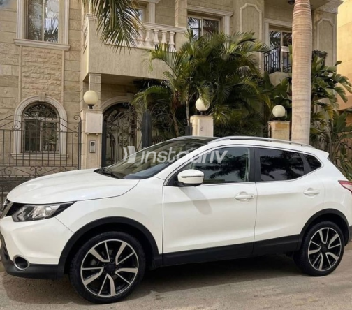 Nissan Qashqai 2018 White Used for Sale - 2