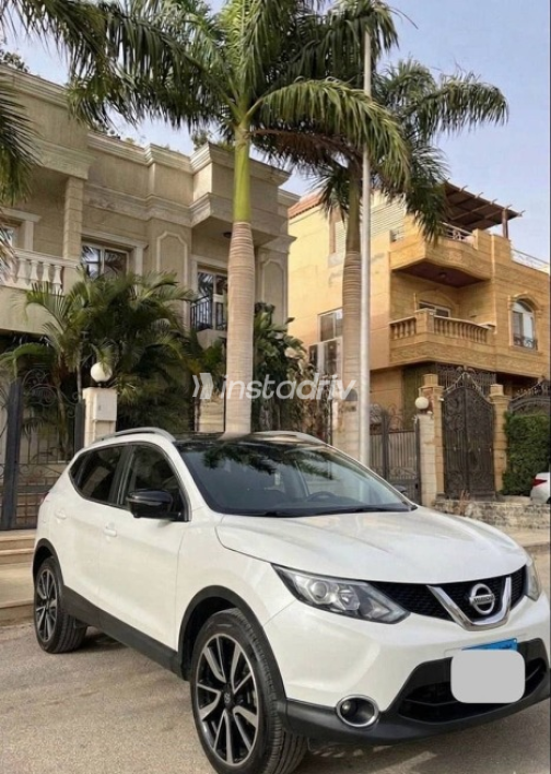 Nissan Qashqai 2018 White Used for Sale - 3