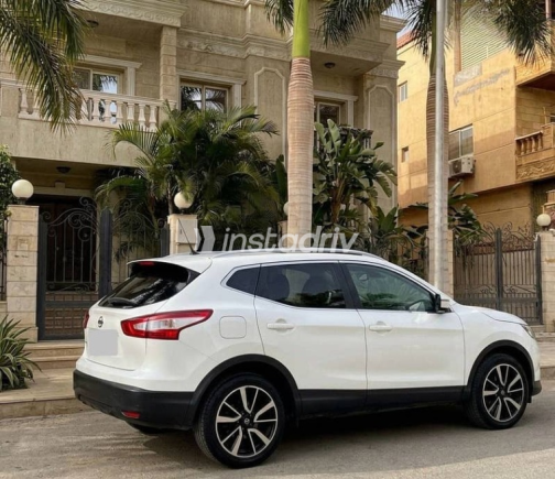 Nissan Qashqai 2018 White Used for Sale - 4