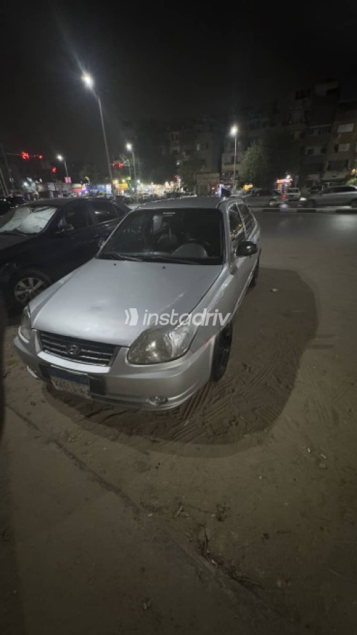 هيونداي فيرنا 2004 رمادي مستعملة للبيع - 3