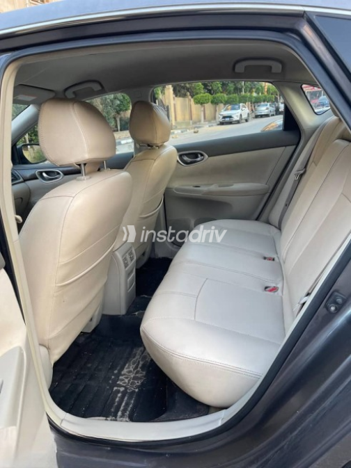 Nissan Sentra 2018 Gray Used for Sale - 9