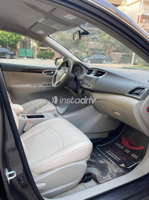 Nissan Sentra 2018 Gray Used for Sale - 10