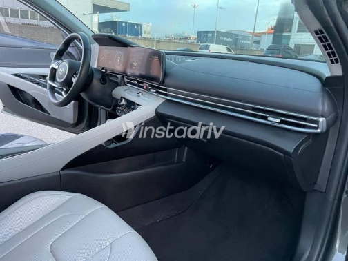 Hyundai Avante 2021 White Used for Sale - 9