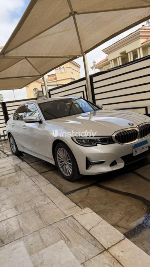 بي ام دبليو 320 2020 أبيض مستعملة للبيع - 2