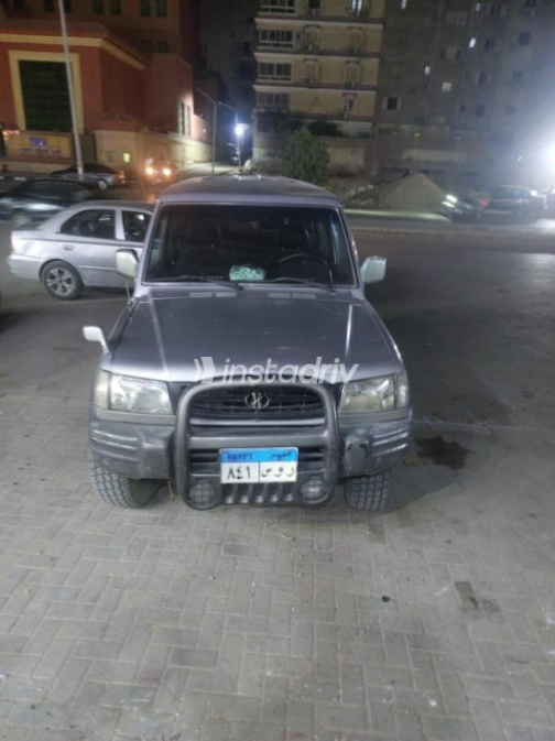 هيونداي جالوبر 2004 رمادي مستعملة للبيع - 2