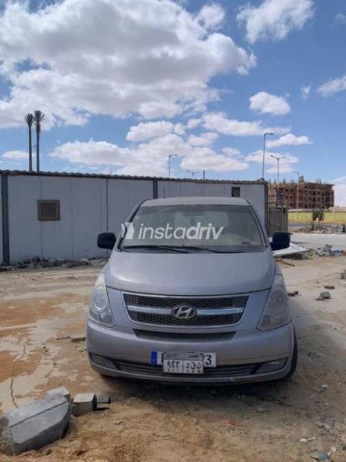 هيونداي H1 2015 فضي مستعملة للبيع - 1