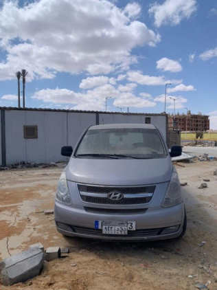 هيونداي H1 2015 فضي مستعملة للبيع