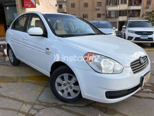 Hyundai Accent 2011 White Used for Sale - 2