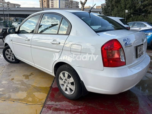 Hyundai Accent 2011 White Used for Sale - 7