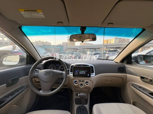 Hyundai Accent 2011 White Used for Sale - 10