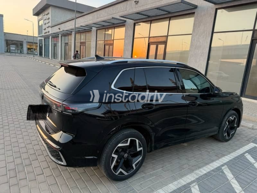 Volkswagen Tiguan 2025 Black Used for Sale - 3