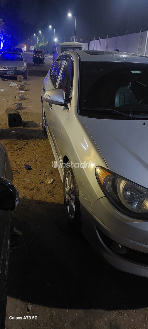 هيونداي إلنترا اتش دى 2019 فضي مستعملة للبيع - 2