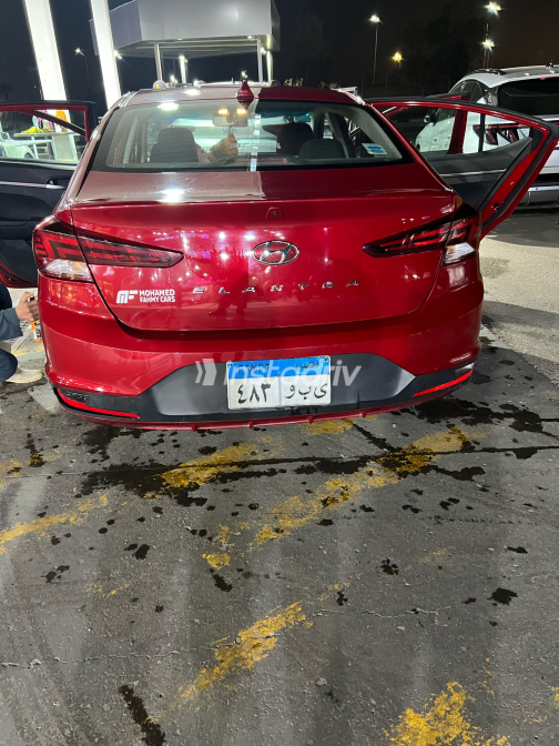Hyundai Elantra AD 2019 Red Used for Sale - 10