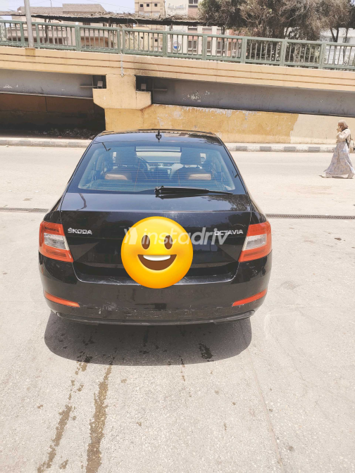 سكودا اوكتافيا A7 2015 أسود مستعملة للبيع - 2