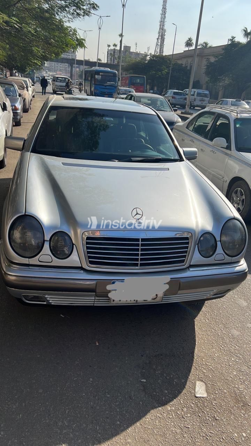 Mercedes E 200 1996 Silver Used for Sale - 3