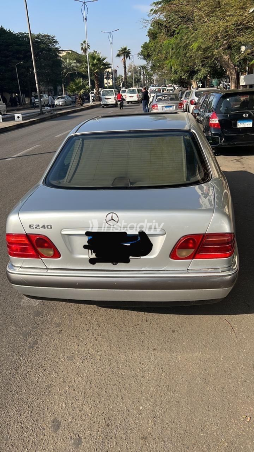 Mercedes E 200 1996 Silver Used for Sale - 4