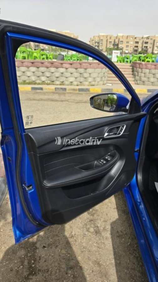 ام جى 5 2022 أزرق مستعملة للبيع - 9