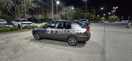 Renault Clio 2002 Gray Used for Sale - 4
