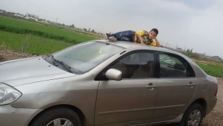 تويوتا كورولا 2002 فضي مستعملة للبيع