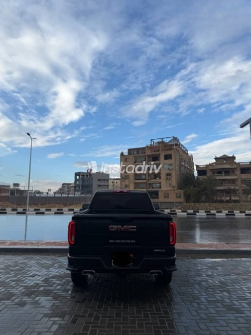 جى ام سى سييرا 2024 أسود مستعملة للبيع - 2