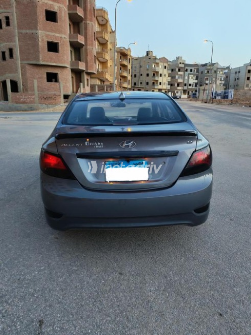 هيونداي اكسنت RB 2015 رمادي مستعملة للبيع - 2