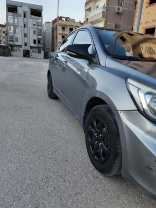 هيونداي اكسنت RB 2015 رمادي مستعملة للبيع