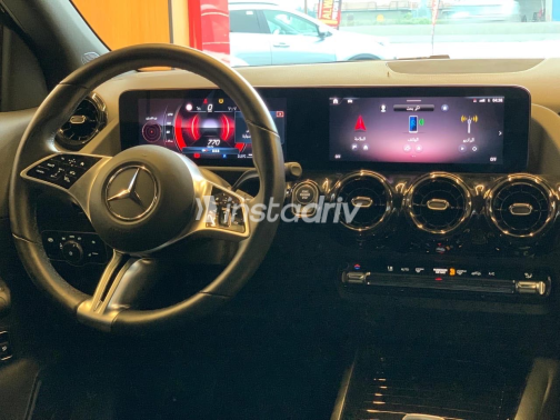 مرسيدس GLA 200 2024 أسود مستعملة للبيع - 7