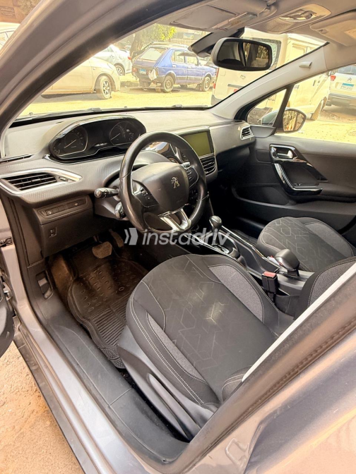 Peugeot 2008 2020 Gray Used for Sale - 6