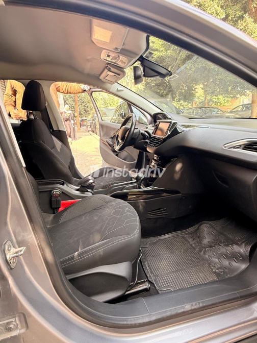 Peugeot 2008 2020 Gray Used for Sale - 9