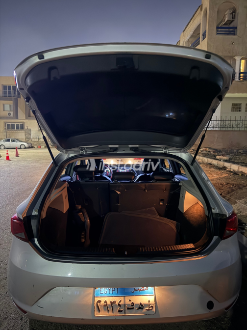 Seat Leon 2014 Silver Used for Sale - 4