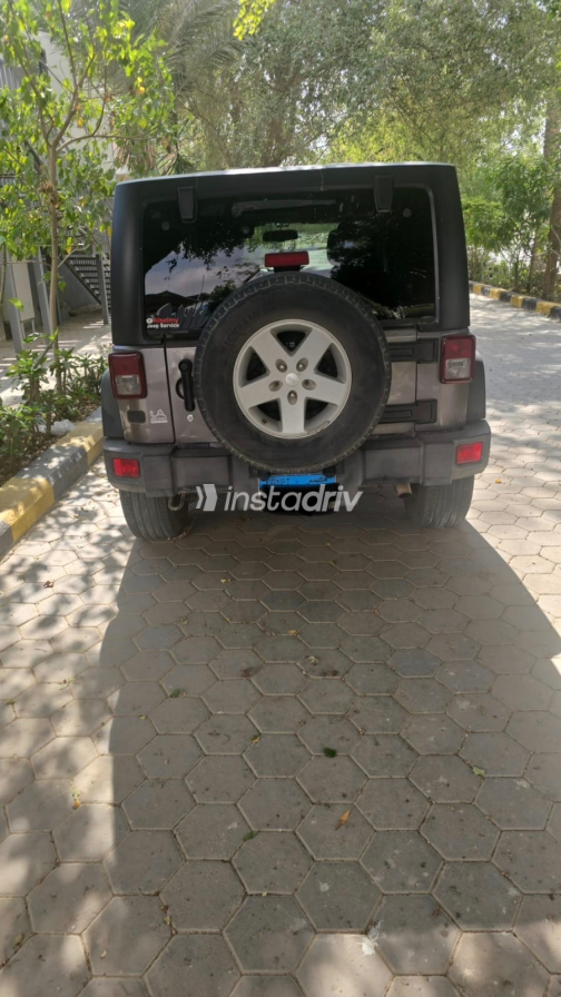 Jeep Wrangler 2018 Gray Used for Sale - 3
