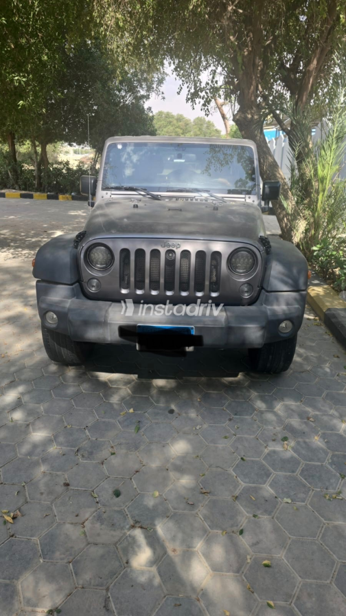Jeep Wrangler 2018 Gray Used for Sale - 4