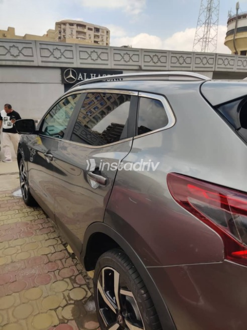 Nissan Qashqai 2019 Beige Used for Sale - 5