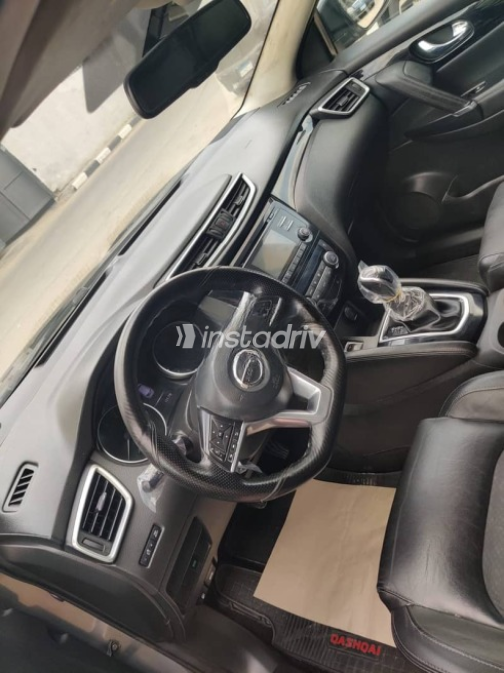 Nissan Qashqai 2019 Beige Used for Sale - 7