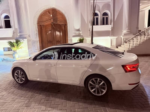 Skoda Superb 2019 White Used for Sale - 5
