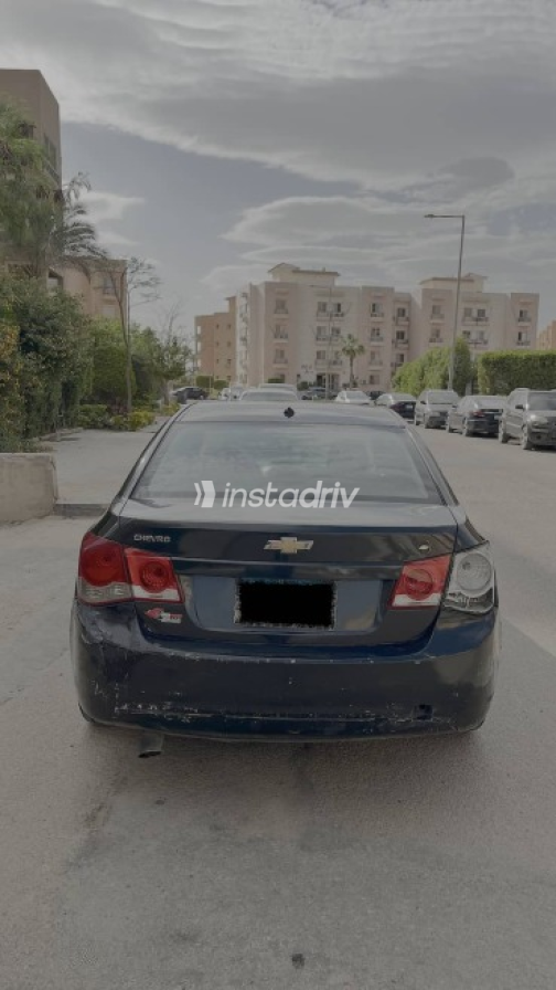 Chevrolet Cruze 2010 White Used for Sale - 4