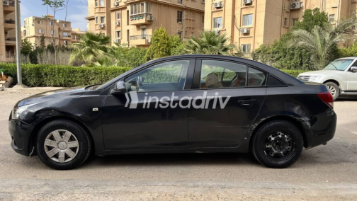 Chevrolet Cruze 2010 White Used for Sale - 6