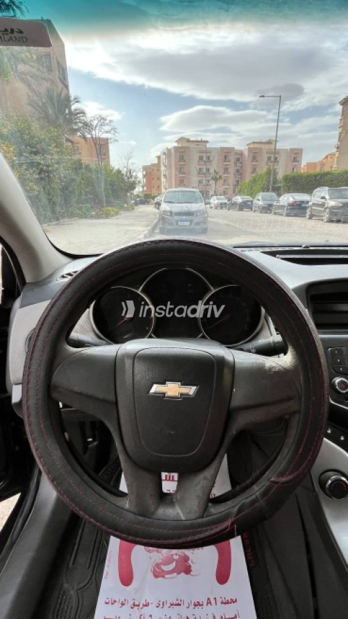 Chevrolet Cruze 2010 White Used for Sale - 7