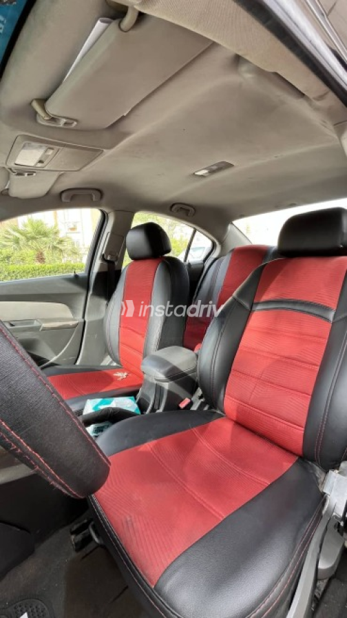 Chevrolet Cruze 2010 White Used for Sale - 9