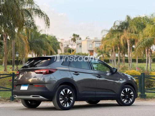 Opel Grandland 2021 Gray Used for Sale - 4