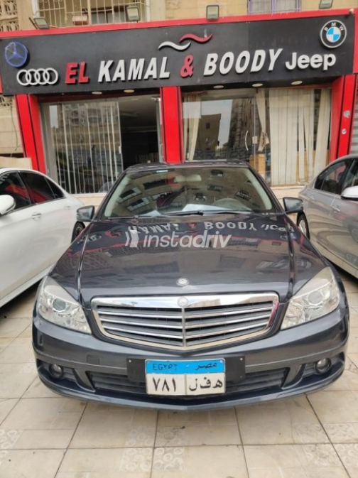 مرسيدس C 180 2011 أسود مستعملة للبيع - 1