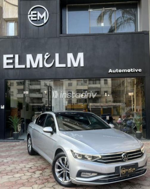 فولكس فاغن باسات 2021 رمادي مستعملة للبيع - 2
